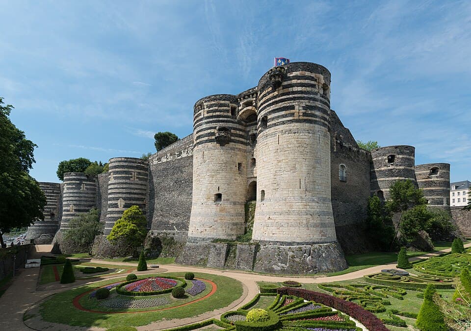 Car rental in Angers